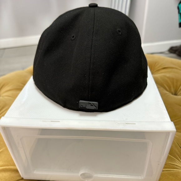 New Era Fitted black on black Yankee hat. - Picture 4 of 4
